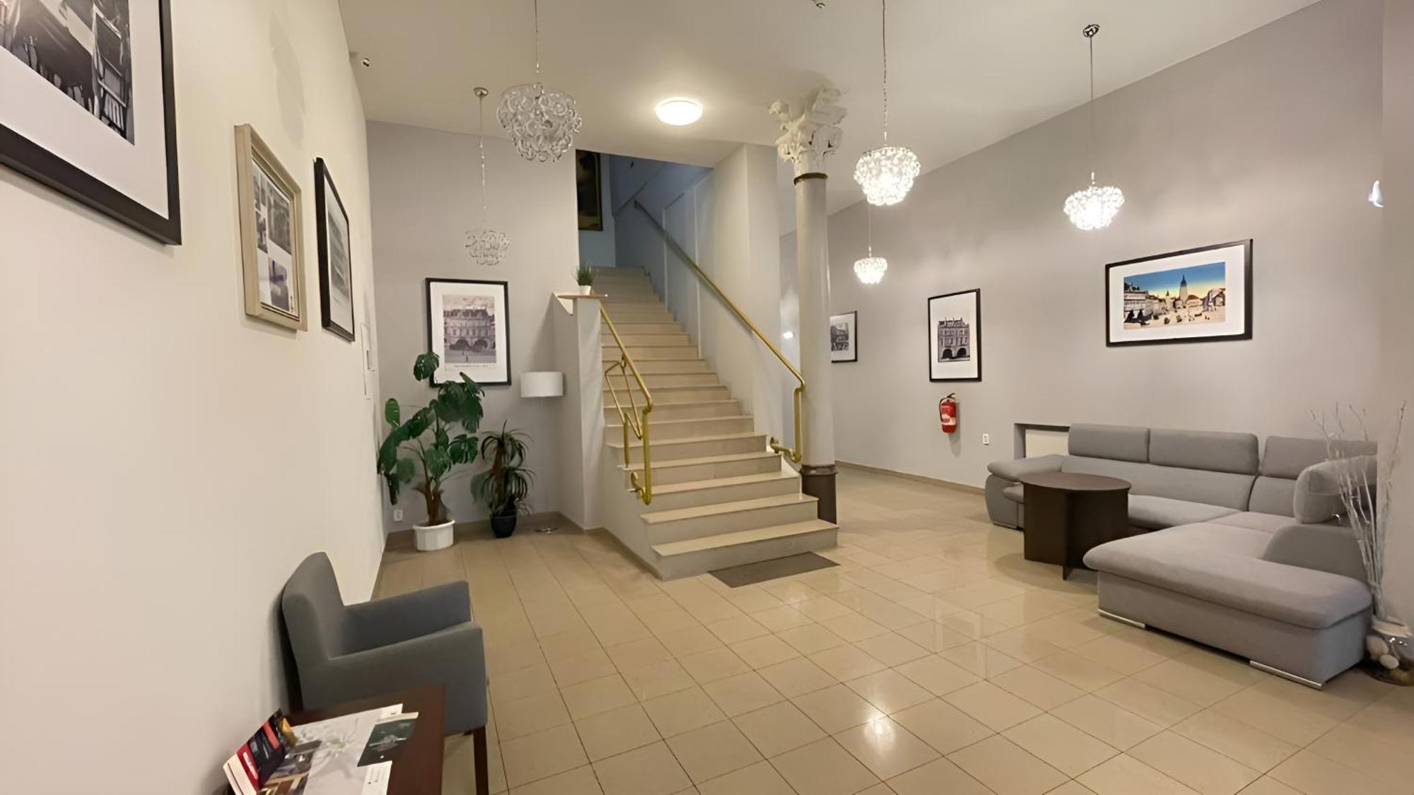 זאטק Hotel Zlaty Andel מראה חיצוני תמונה