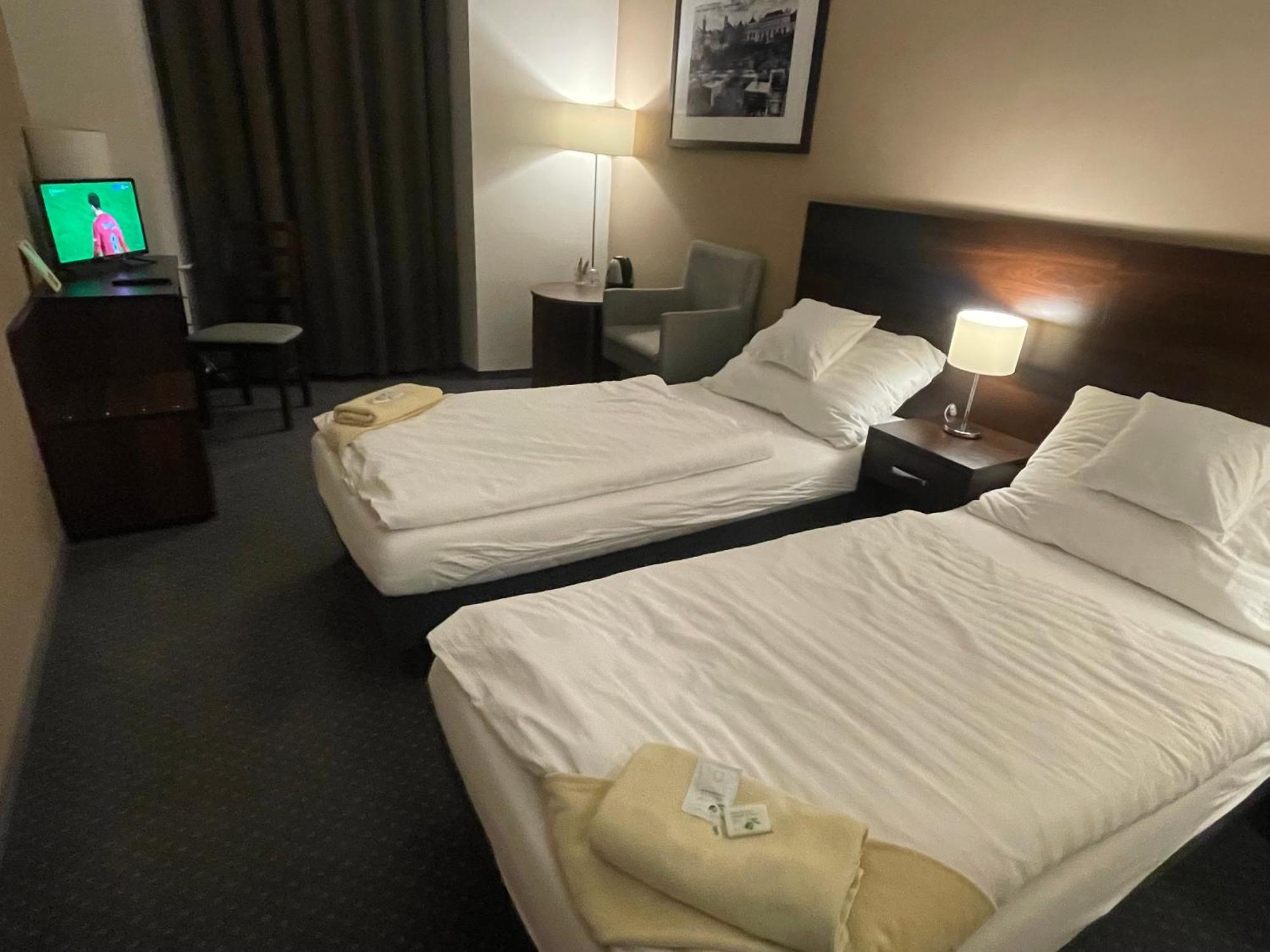 זאטק Hotel Zlaty Andel מראה חיצוני תמונה